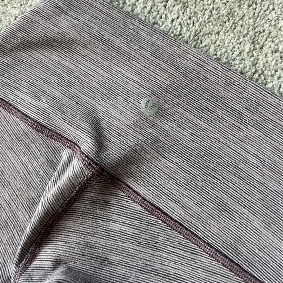 Lulu high-rise tight 25” - Picture 5 of 5